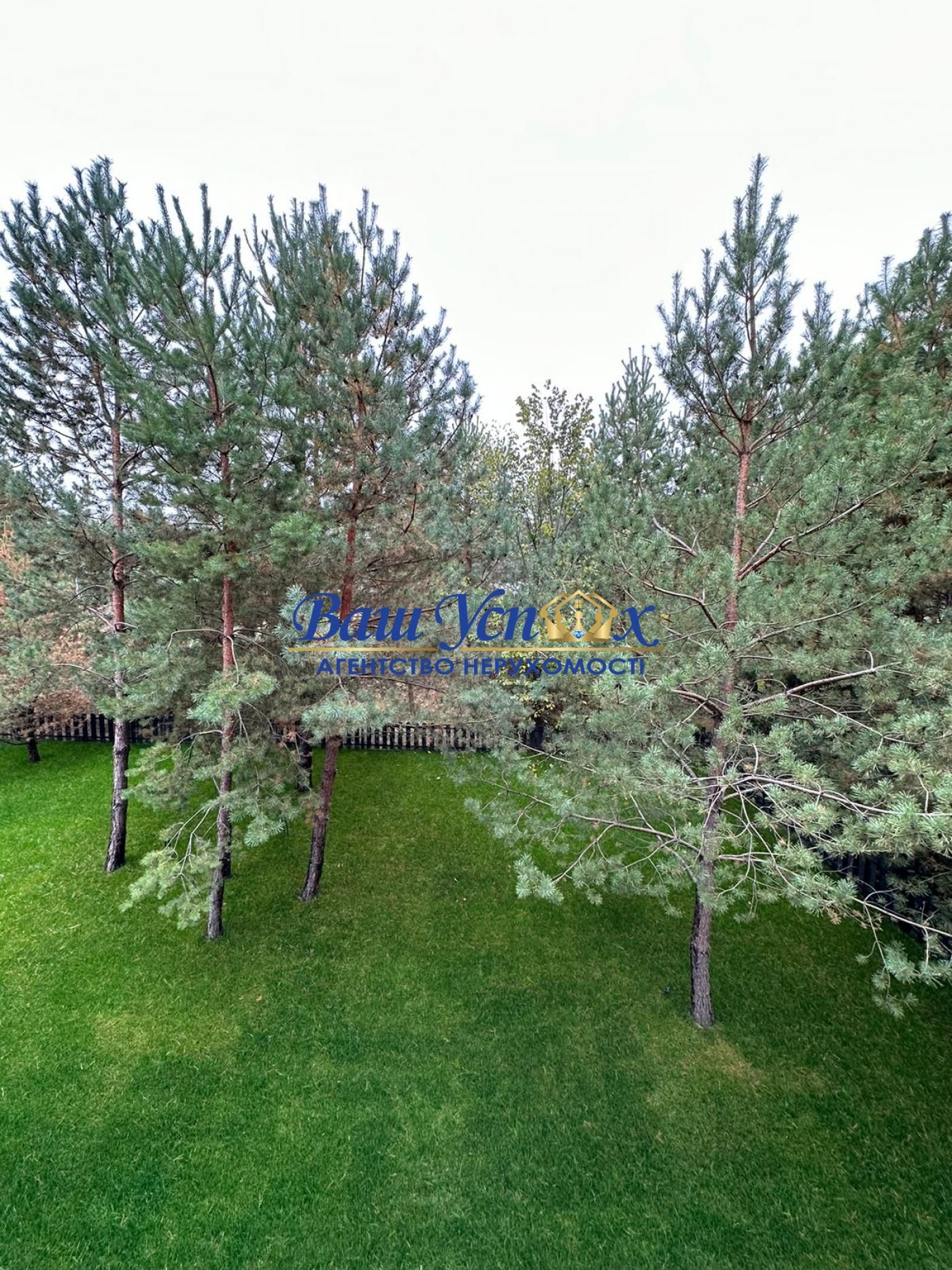 Продаж нового будинку в лісовій частині містечка.  КГ Green Hills