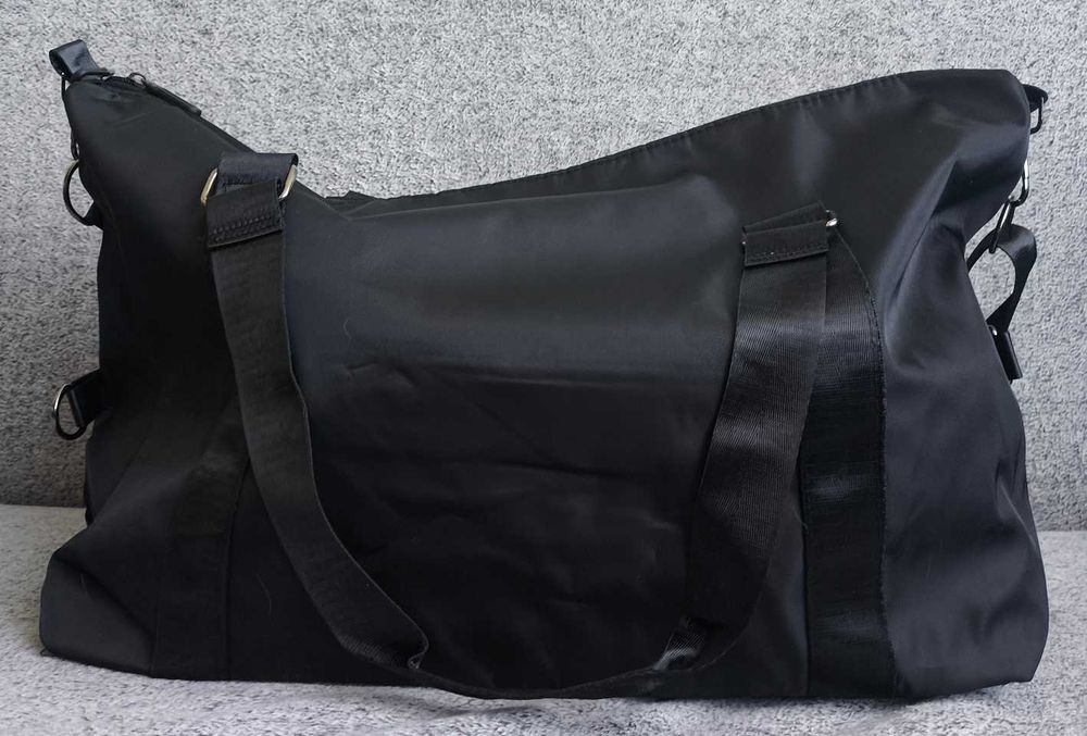 Duża czarna sportowa torba