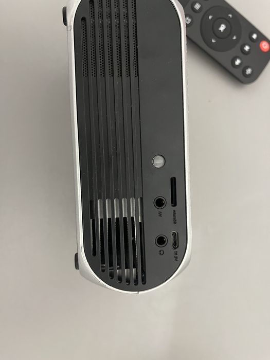 Проектор повністю справний