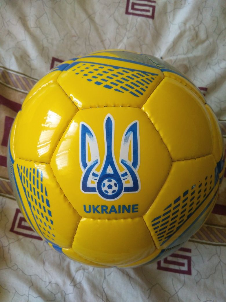 Футбольний м'яч , збірної України