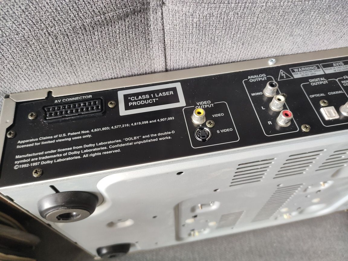 Odtwarzacz DVD Onkyo DS-555