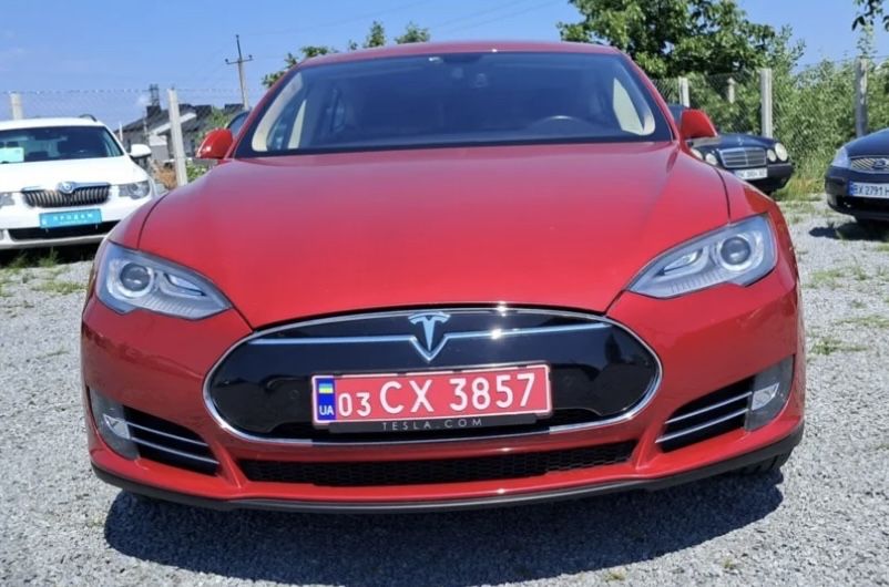 Опенда авто tesla S 90 кіловат 400+ км