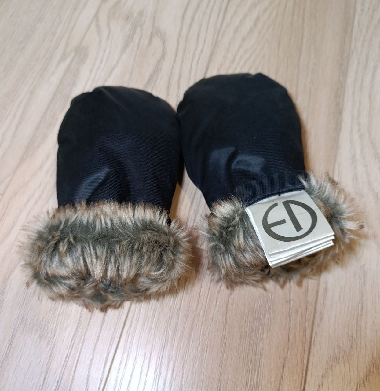 Elodie Details муфти рукавиці, стан нових, зимові

Рук