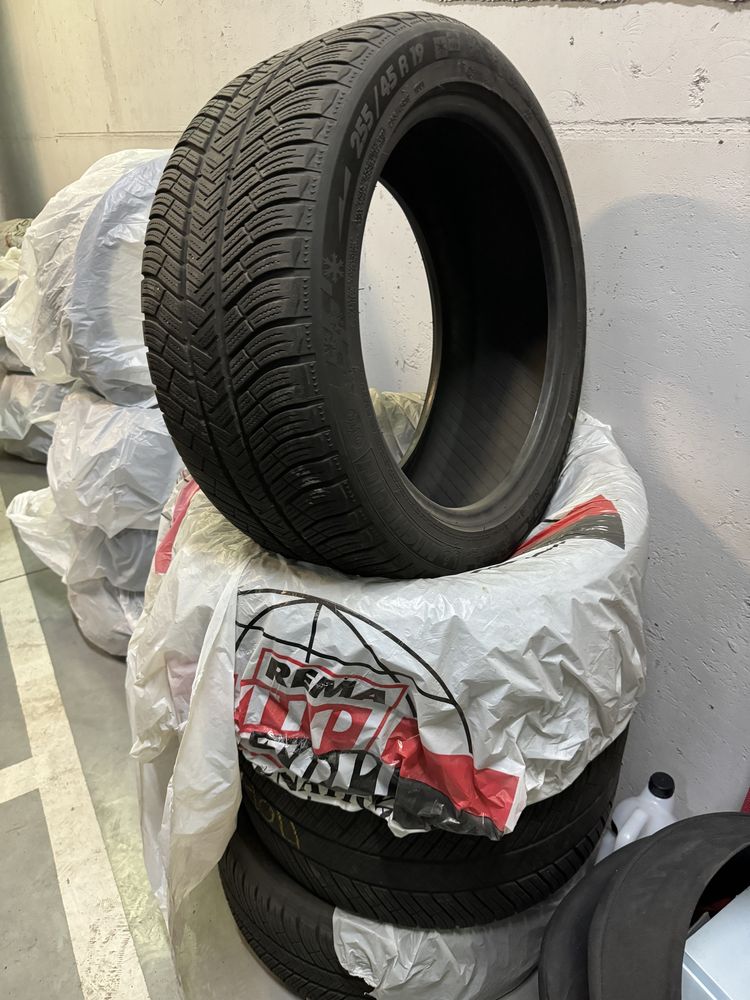 Комплект резини Michelin 255 45 R19