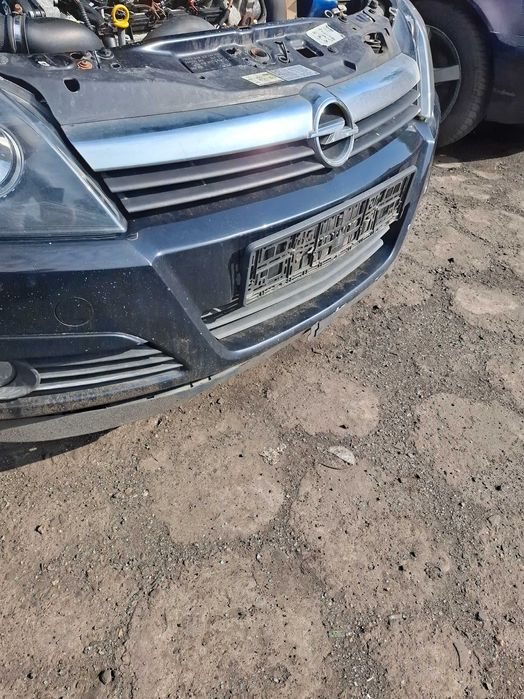 Zderzak przód Opel Astra H