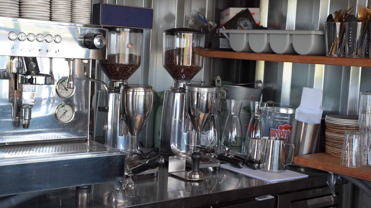Mini Bar Cinzento 4X2 - Acessível e de Entrega rápida