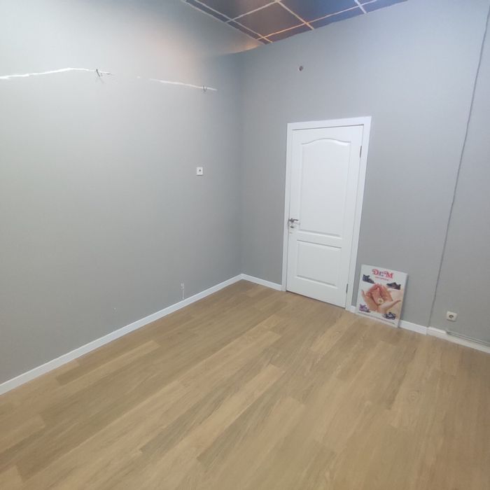 Приміщення на проспекті Олександра Поля 100