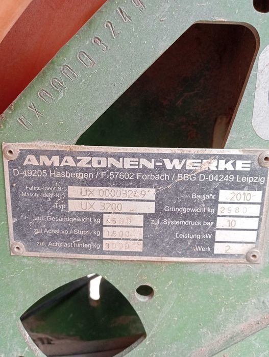 Opryskiwacz Amazone UX 3200
