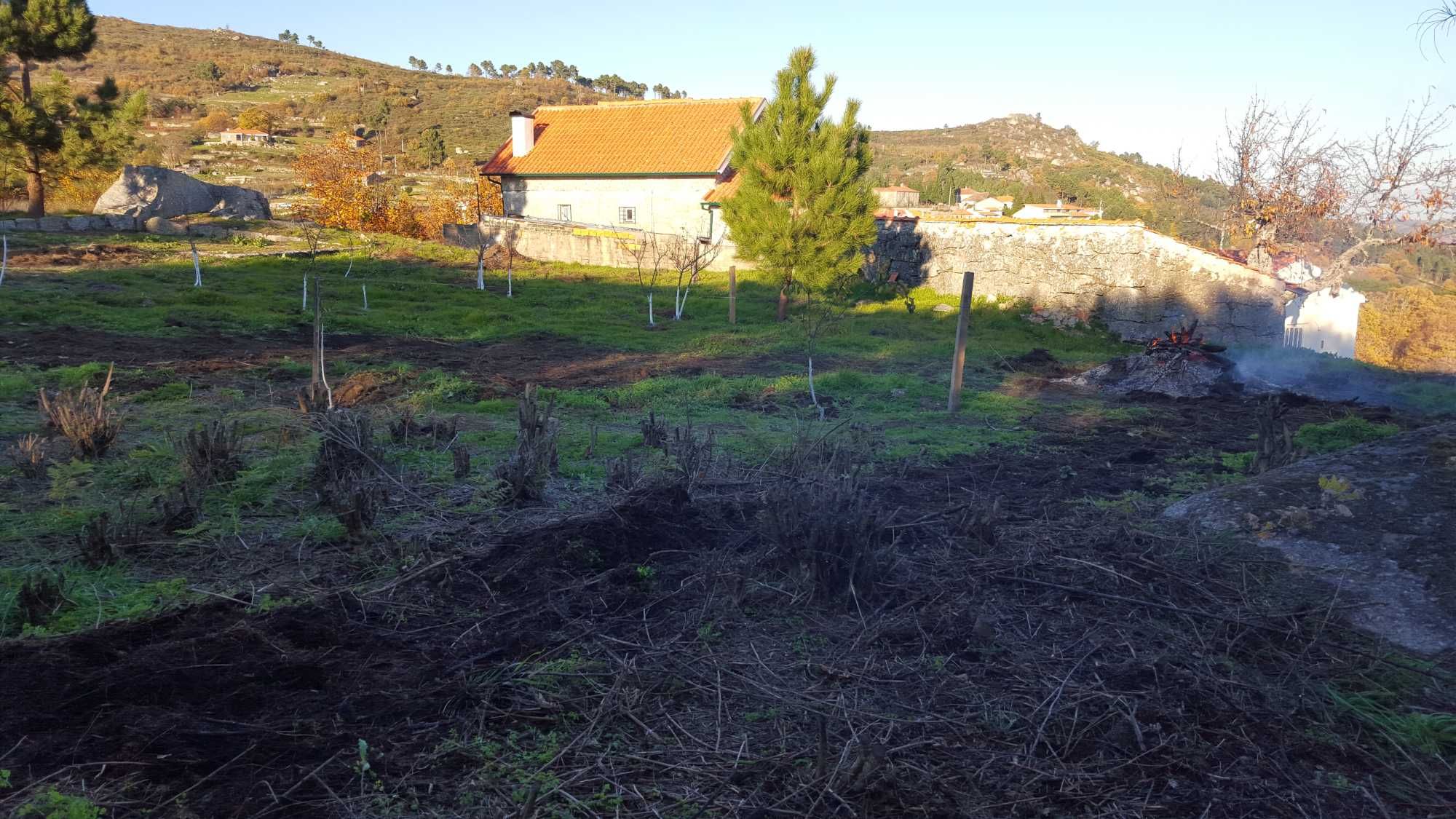 Terreno Urbano + Rústico, em Melcões, Lamego!