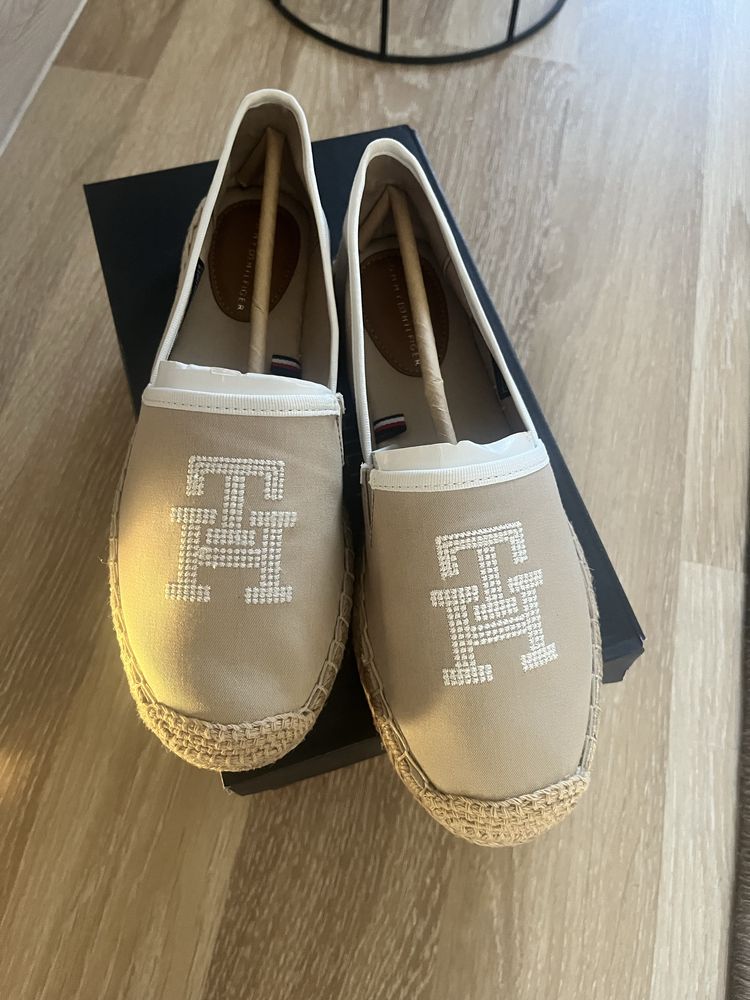 Еспандрильї Tommi Hilfiger 37р