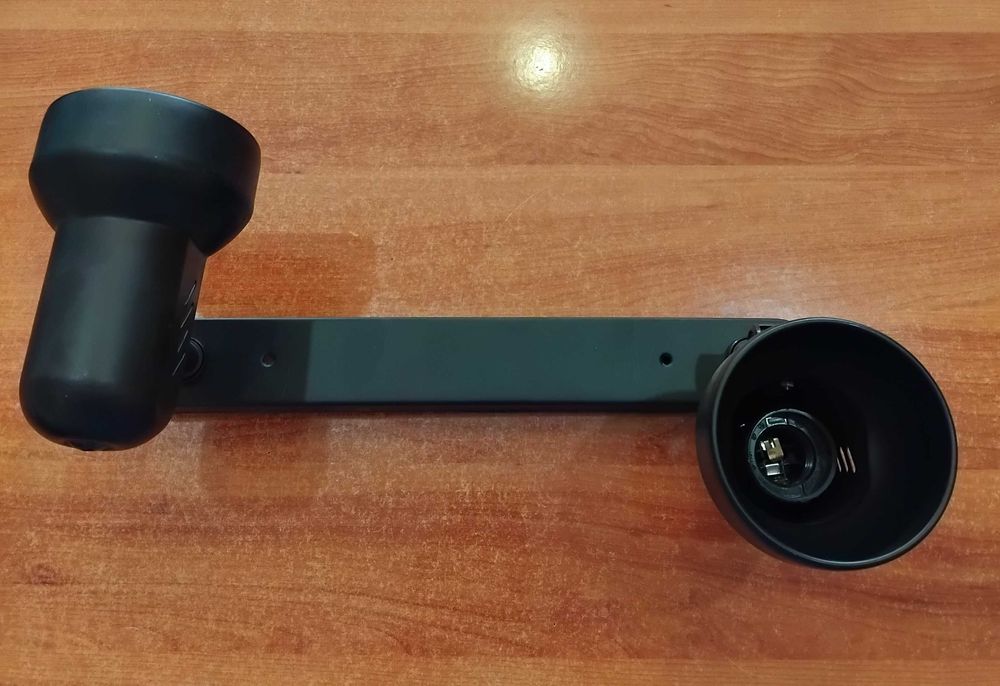 Focos de luz metal preto