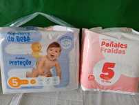 Embalagens novas de fraldas tamanho 5.