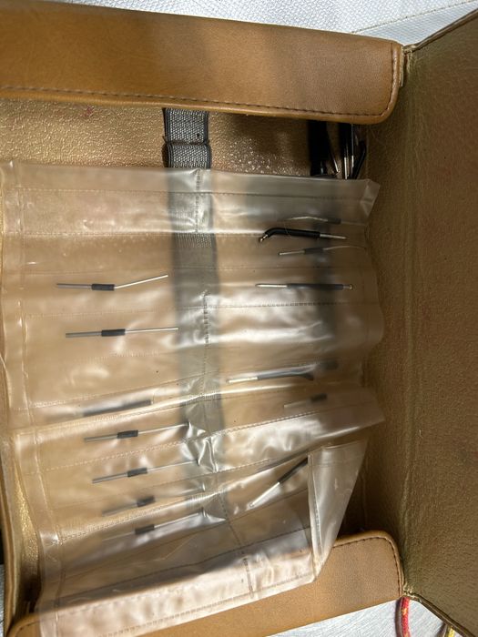 Nóż elektryczny Lancetron sprawny + akcesoria