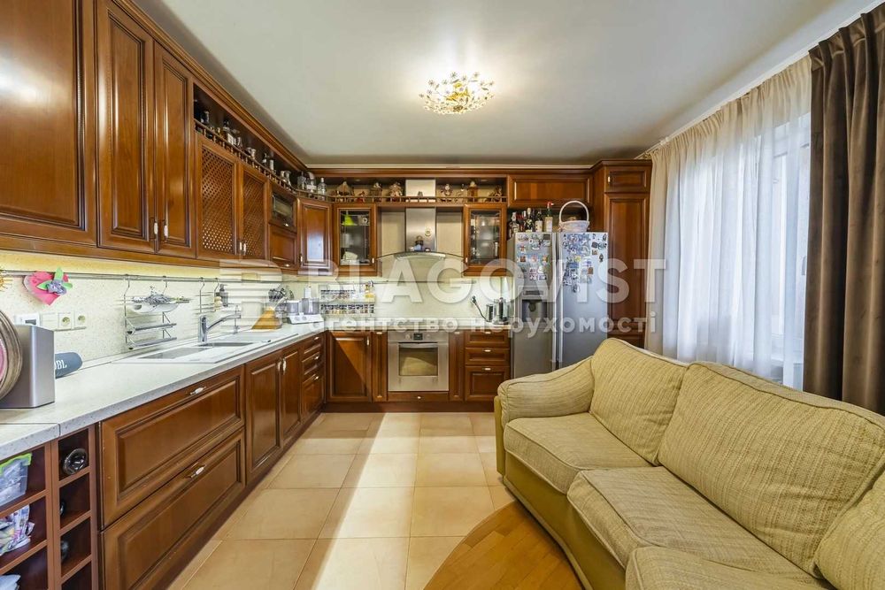 Продаж 5-кім квартири на  вулиці Харківське шосе, 56