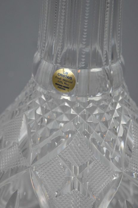 Decantador de cristal cortado à mão com seis compartimentos