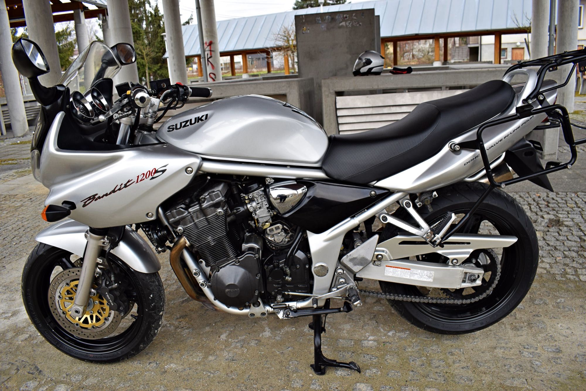 SUZUKI Bandit 1200 S Bez wkładu Po serwisie+TUV ! NOWE OPONY + Dodatki