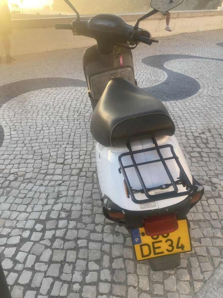 Moto 50cl em bom estado sem nenhum problema mecanico