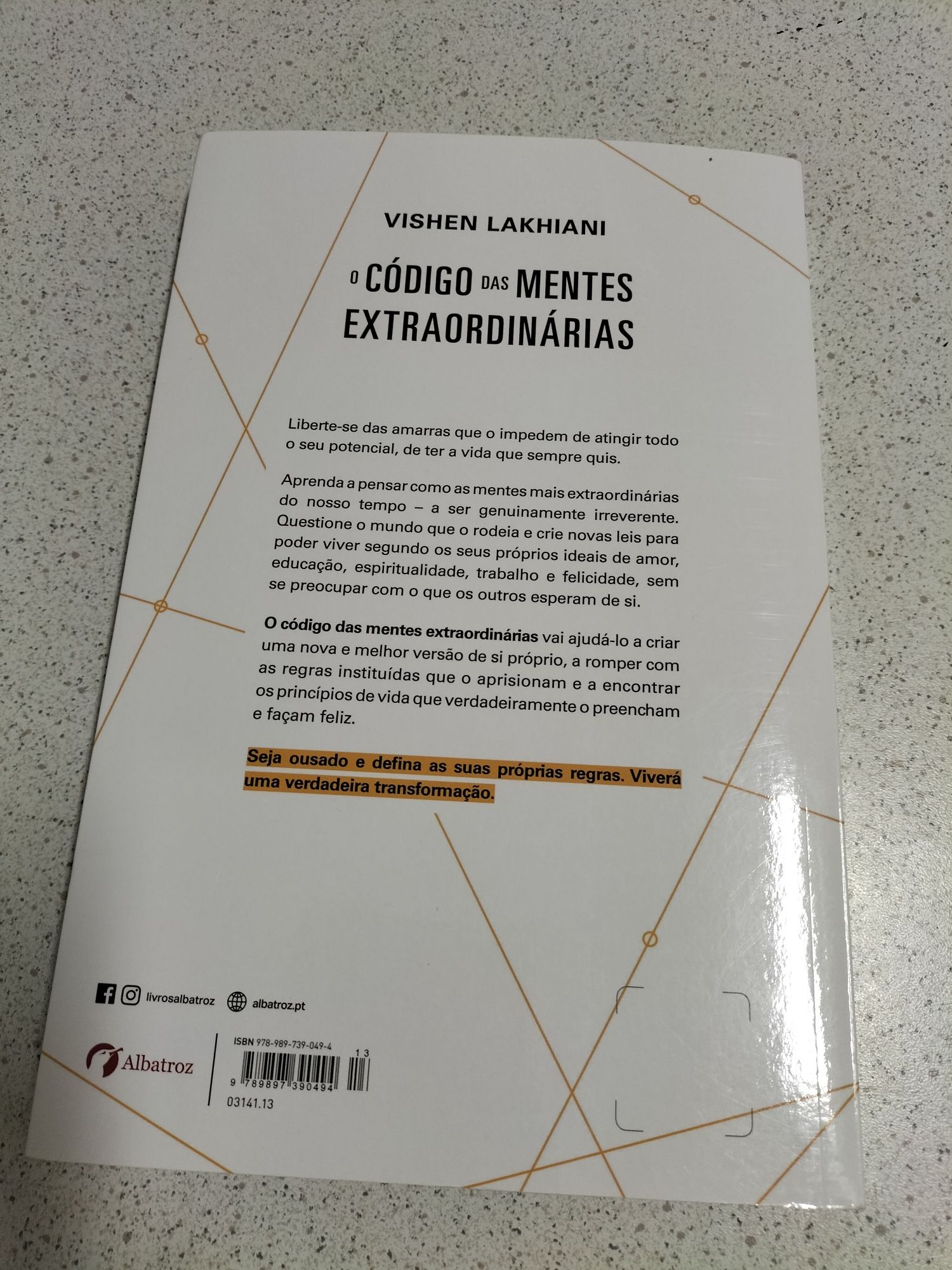 O código das mentes extraordinárias.