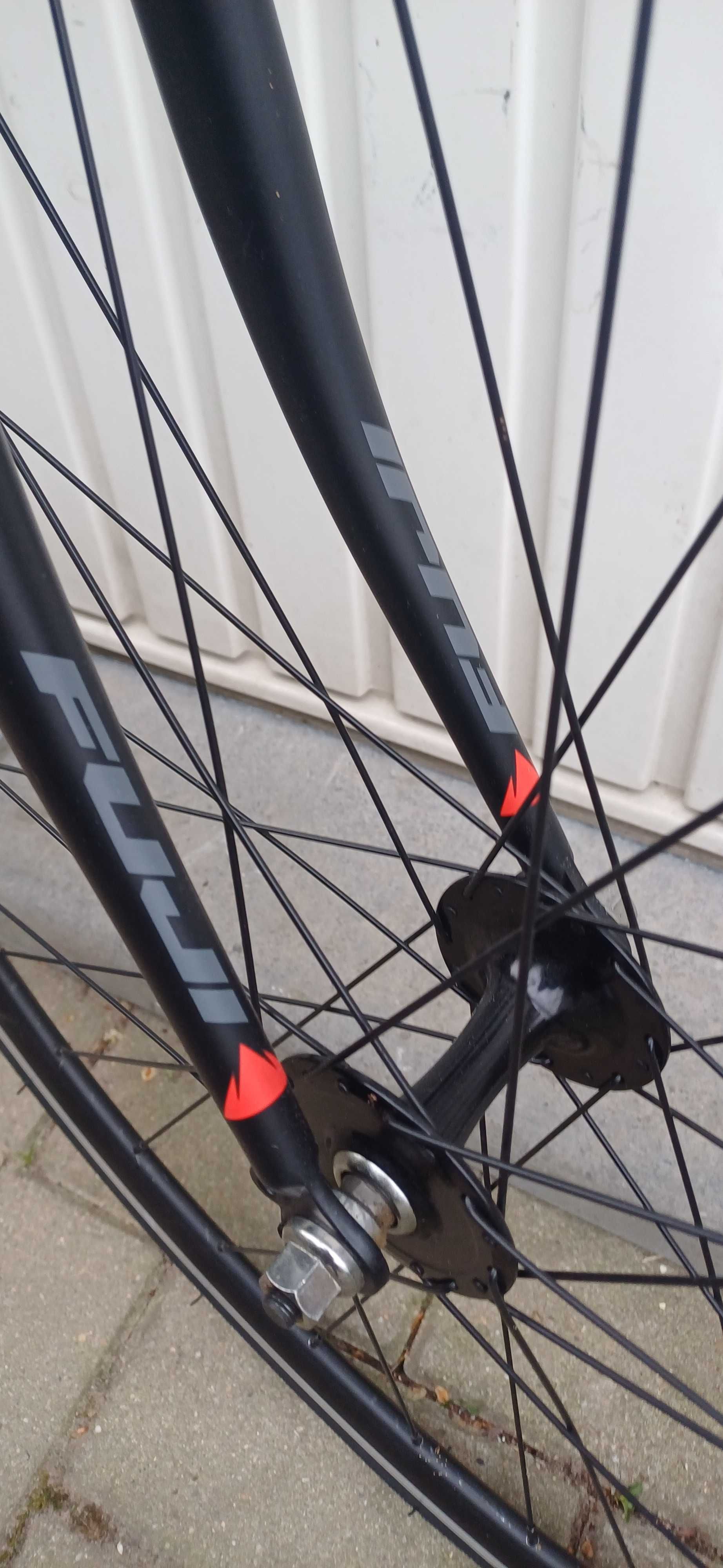 Rower ostre koło Fuji Track 2.1 rama 56 koła 28"