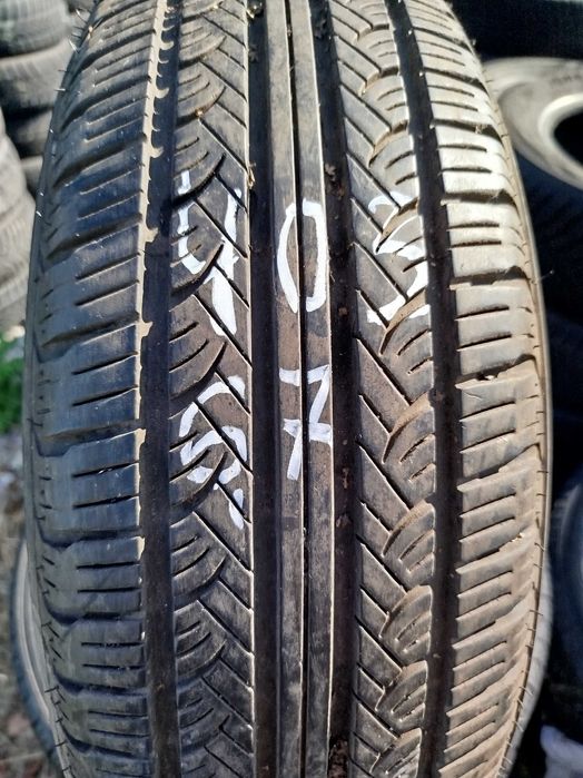 Opona używana 195/65R15 Yokohama Avid Touring-S 1szt.
