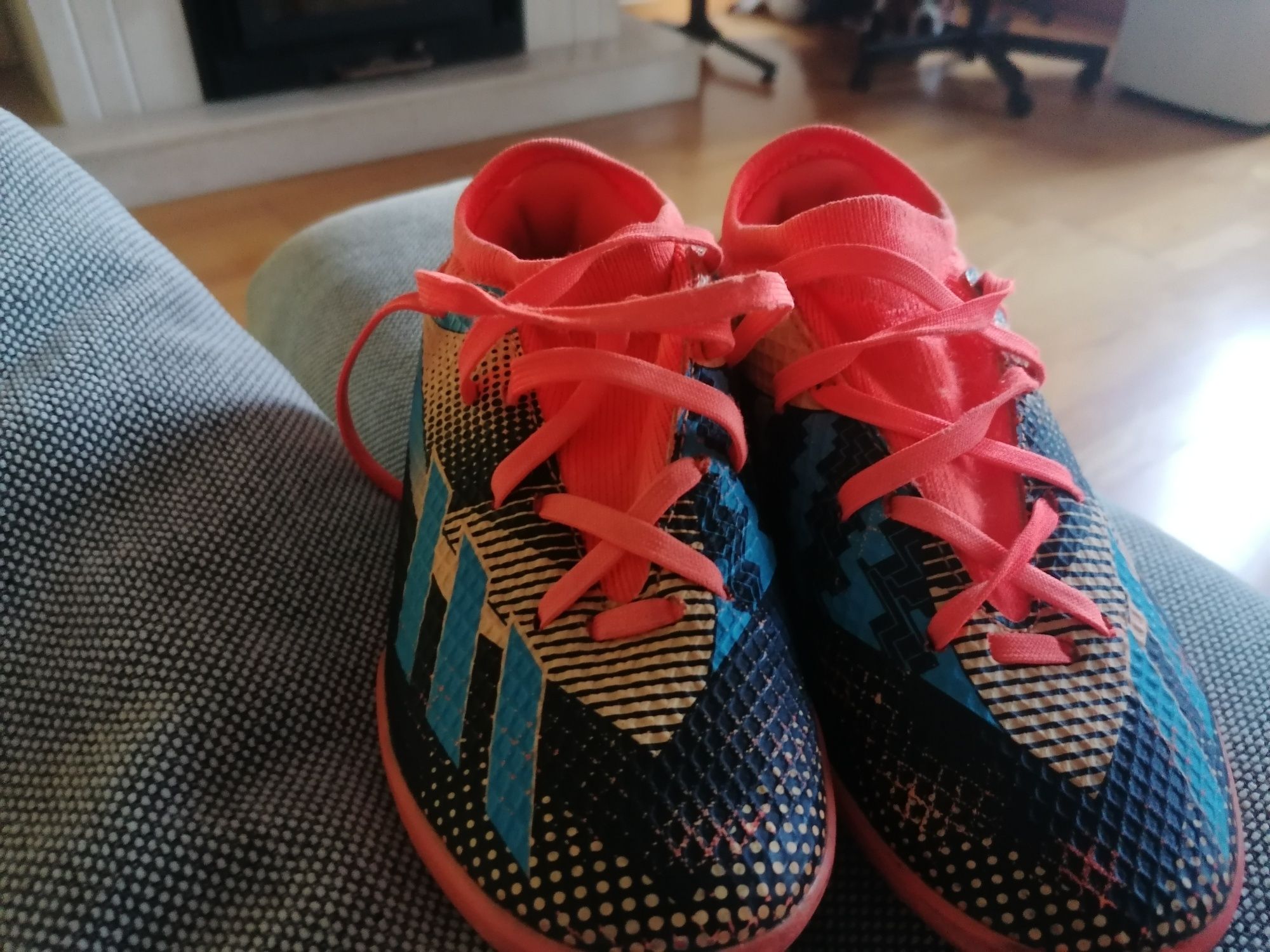Vendo chuteiras Messi adidas originais