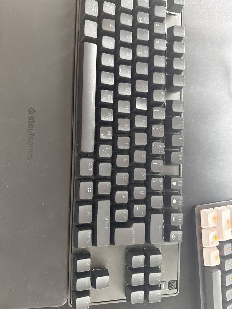 Klawiatura Stealseries apex pro tkl 2023