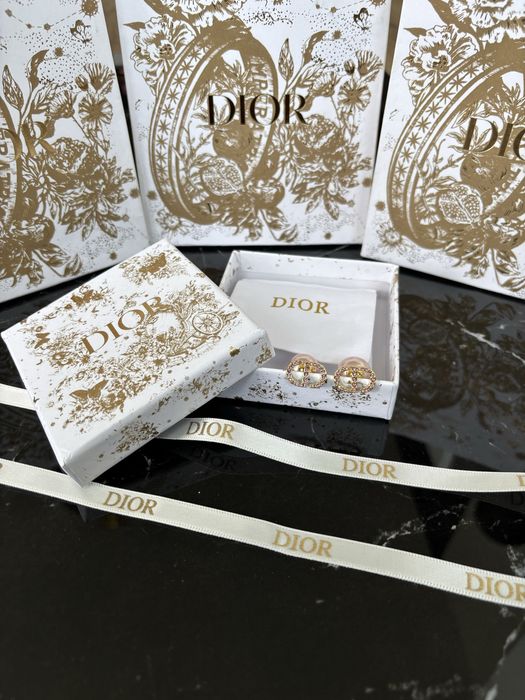 Kolczyki Christian Dior CD w zestawie z workiem, pudelkiem i torba