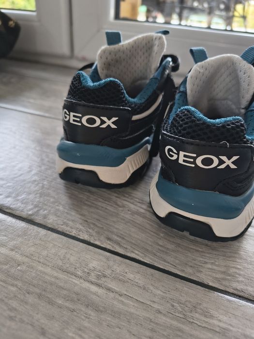 Buty.wiodenne geox 28 sznurowane