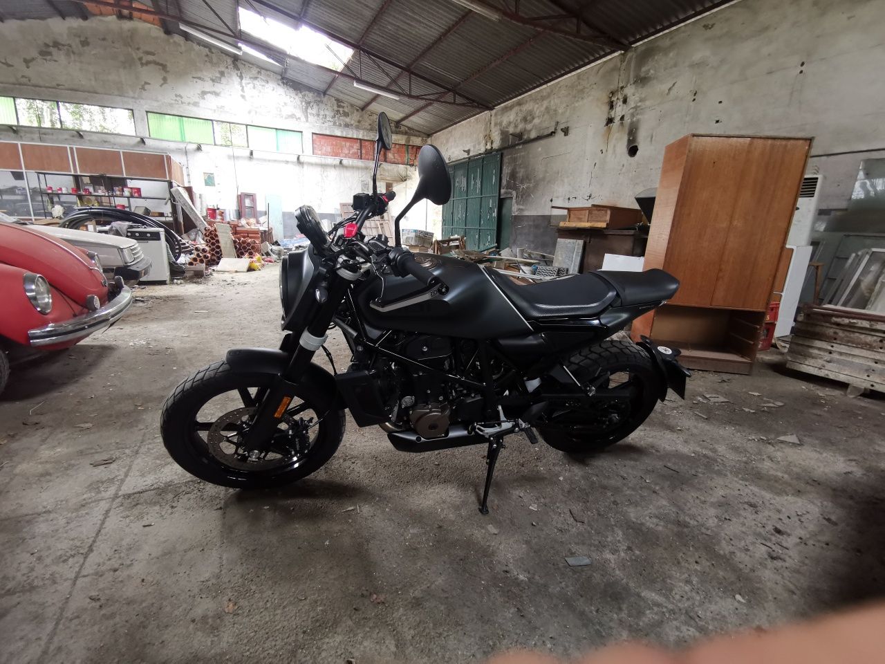 Husqvarna svartpilen 701