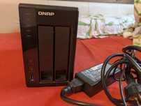 Qnap ts-251± 4GB 0TB