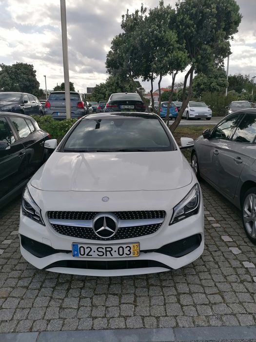 Mercedes CLA 180 D pack AMG com tecto de abrir