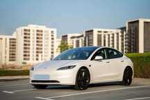 Última UNIDADE - aluguer TESLA MODEL 3 - 2025 – TVDE black e confort