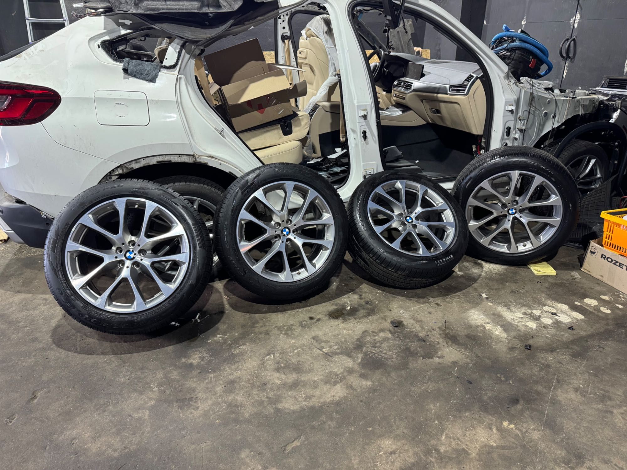 Диски с резиной BMW G05 G06 5X112 R20 275/45 Cтиль 738