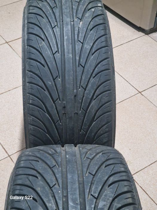 2 Pneus 90% 235-35-zr20