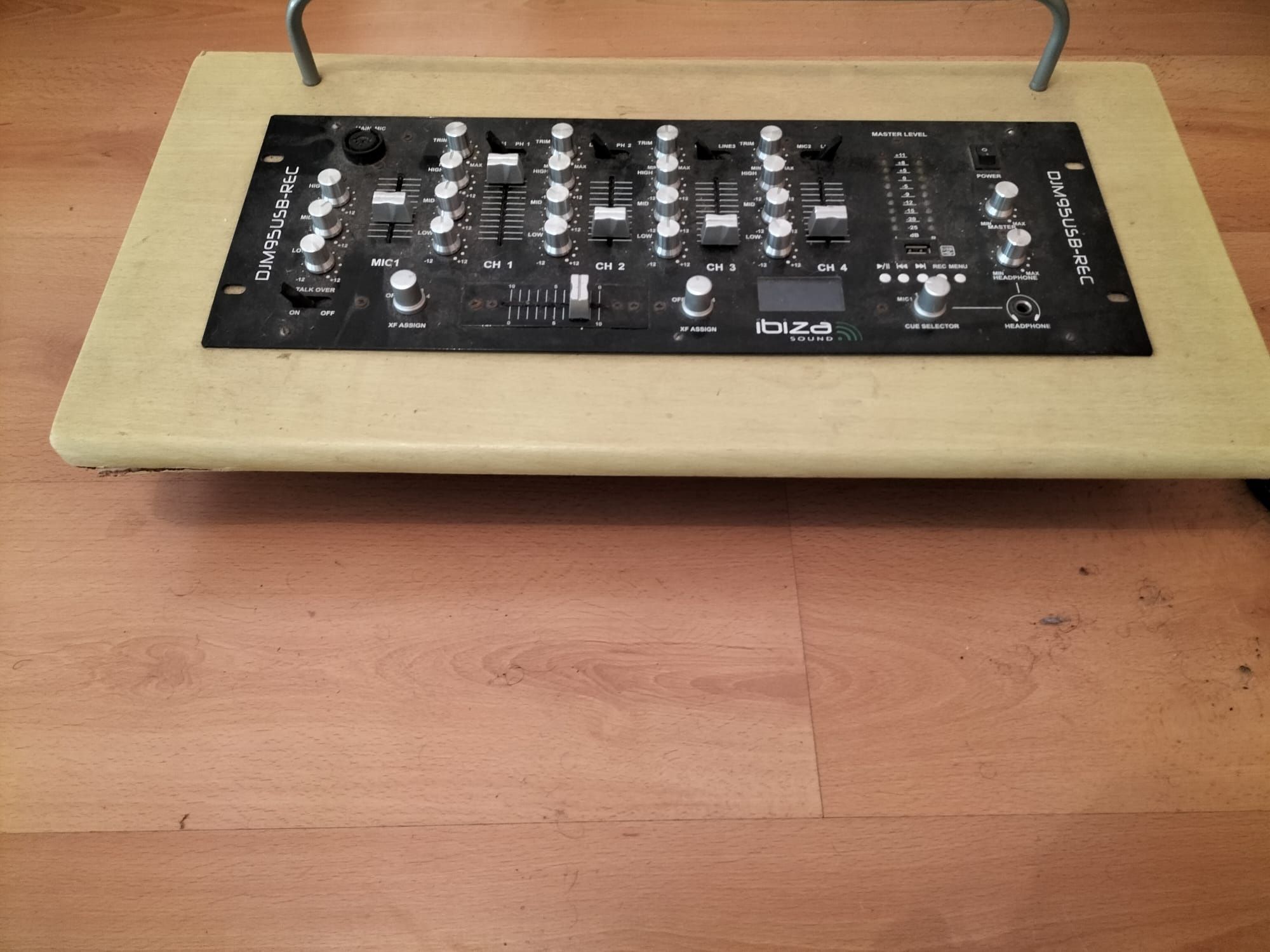 Colunas de Som Range 400W + Mesa Mistura