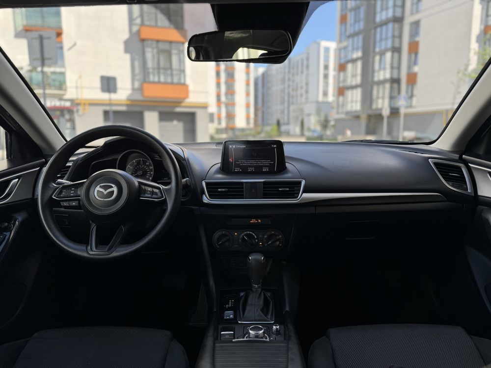 Mazda 3 2017 рік