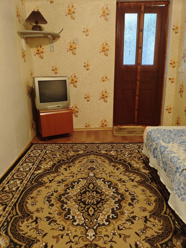 Сдам комнаты посуточно на берегу моря .