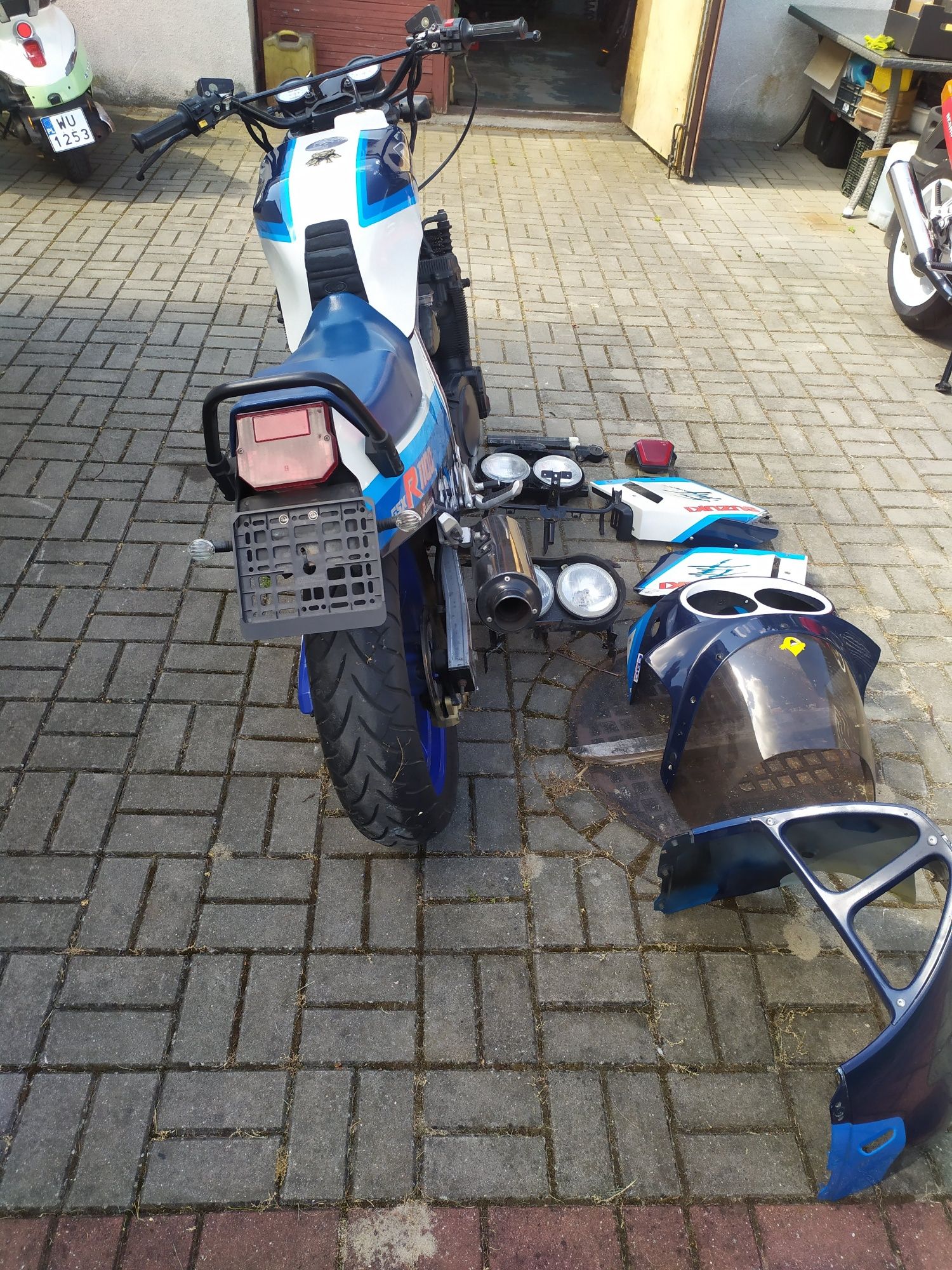 Suzuki GSXR 1100 86r olejak