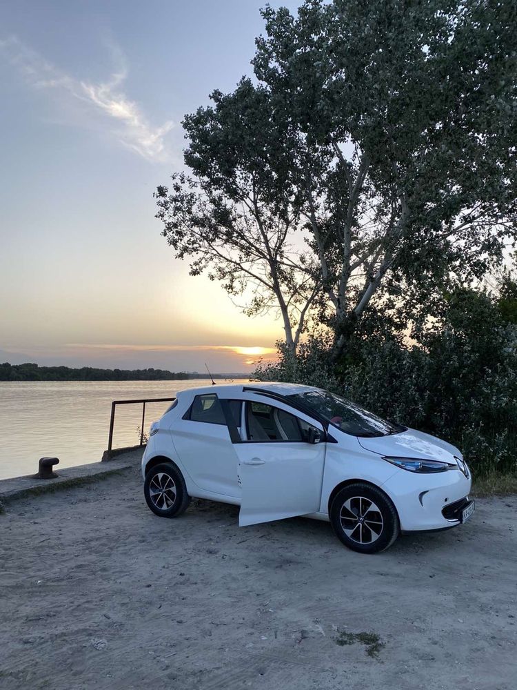 Электромобиль Renault ZOE , батарея-22, запас хода 150