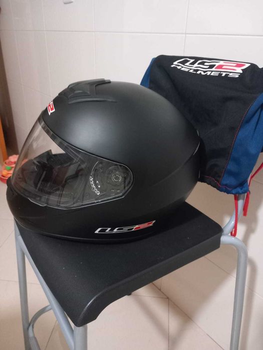 Capacetes L52 tamanho S e M