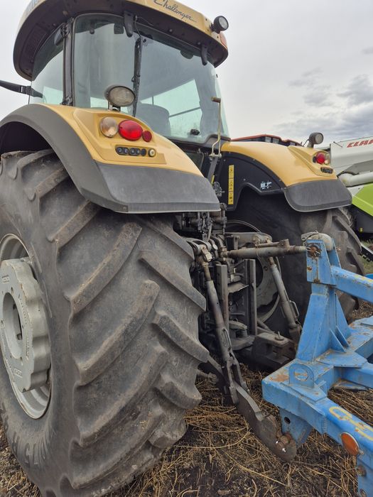 Продам трактор Challenger mt685d