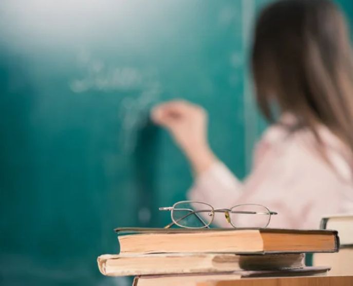 Репетитор Хімії, біології та укр.мови. Можна Онлайн.