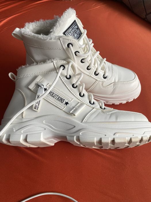 Взуття жіноче зимове