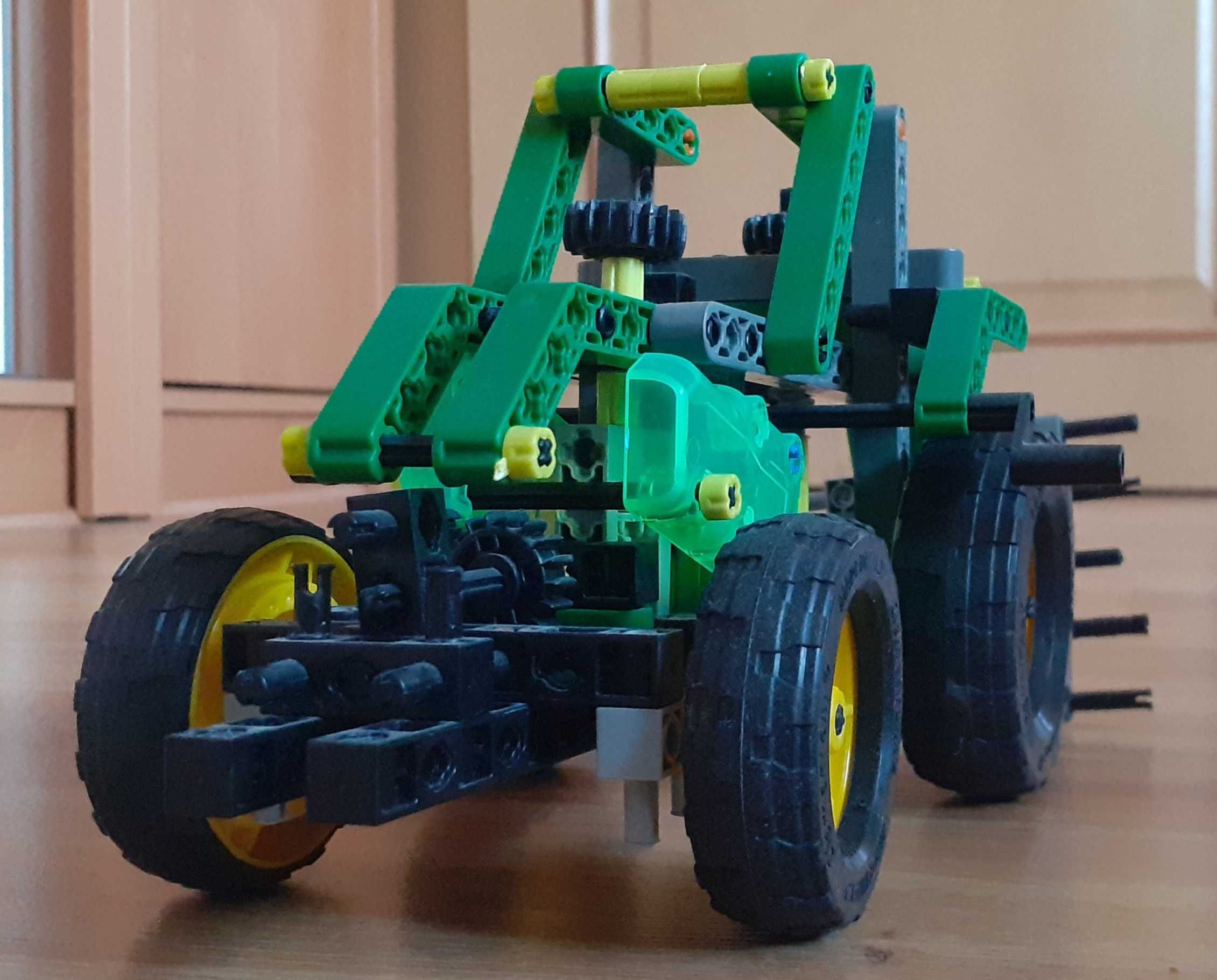 Traktor z klocków