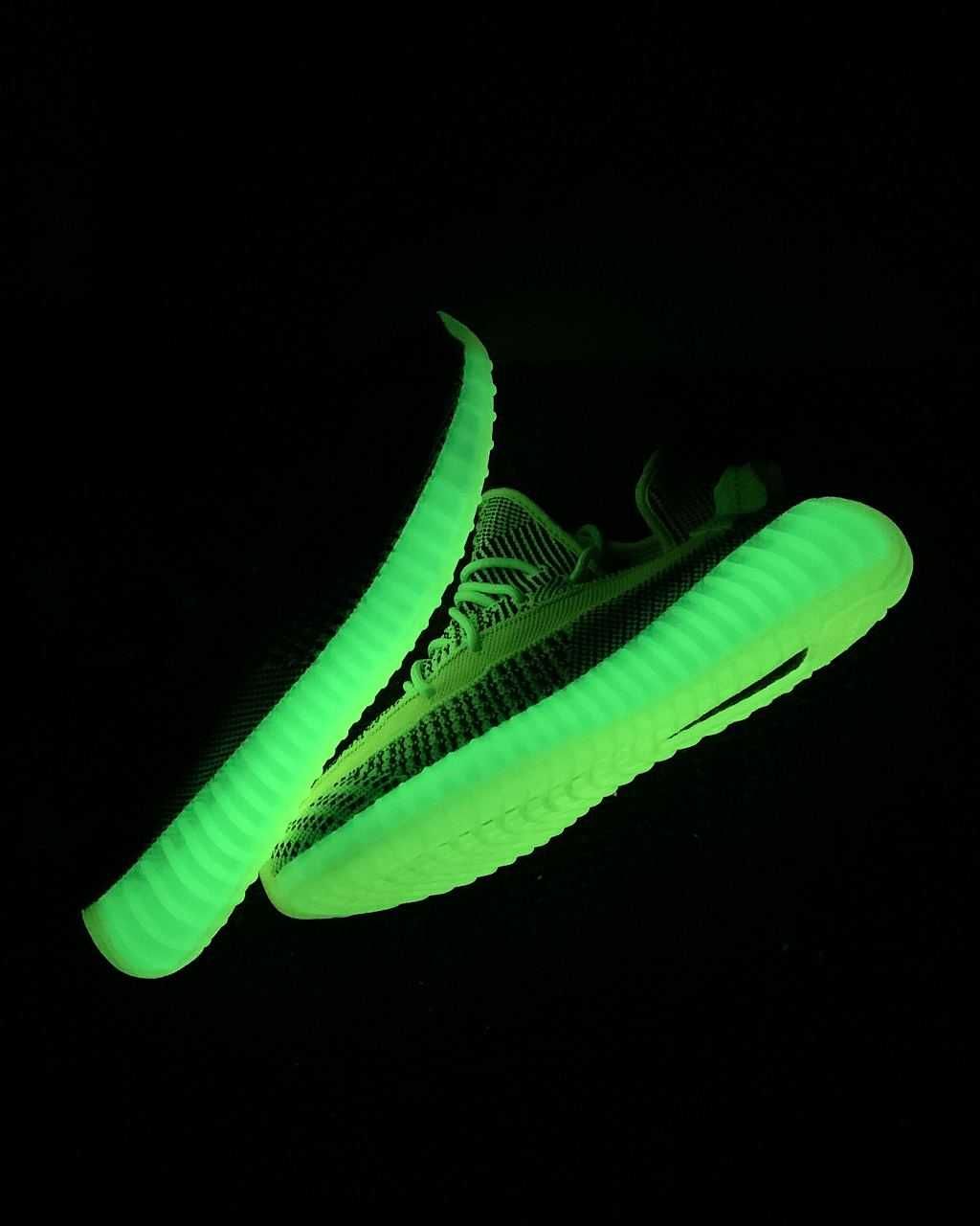 Кроссовки Adidas Yeezy Boost 350 V2 Yeez Reel Светится подошва