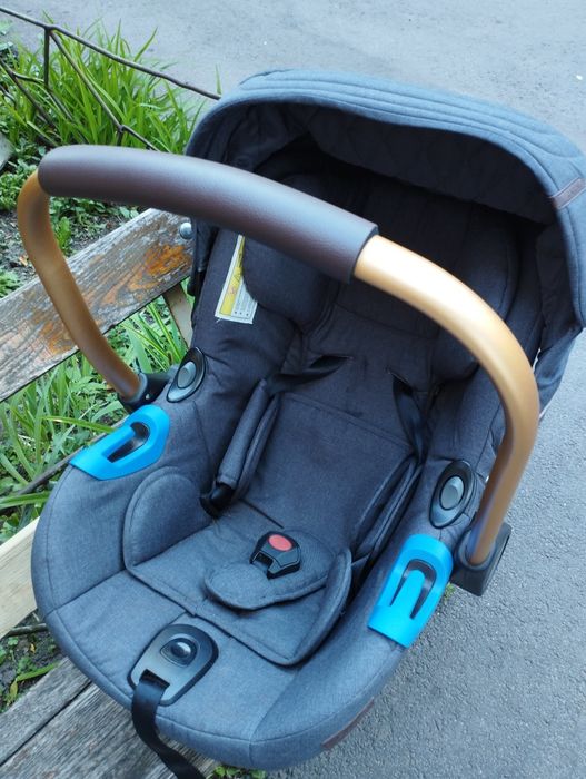 Продам коляску Carrello epica 3 в 1
