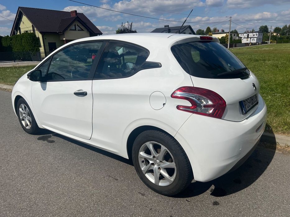 Peugeot 208 Peugeot 208 biały 2013 rok