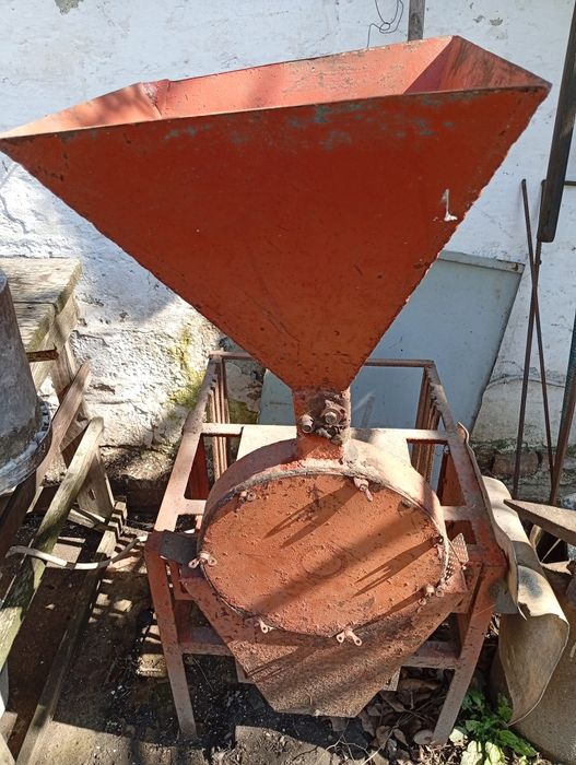 Млин для подріблення зерна