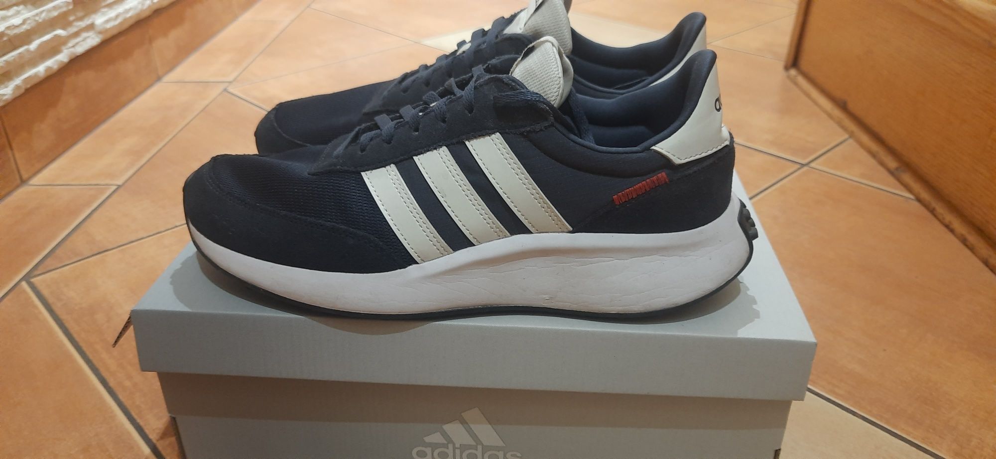 Buty adidas Run 70s