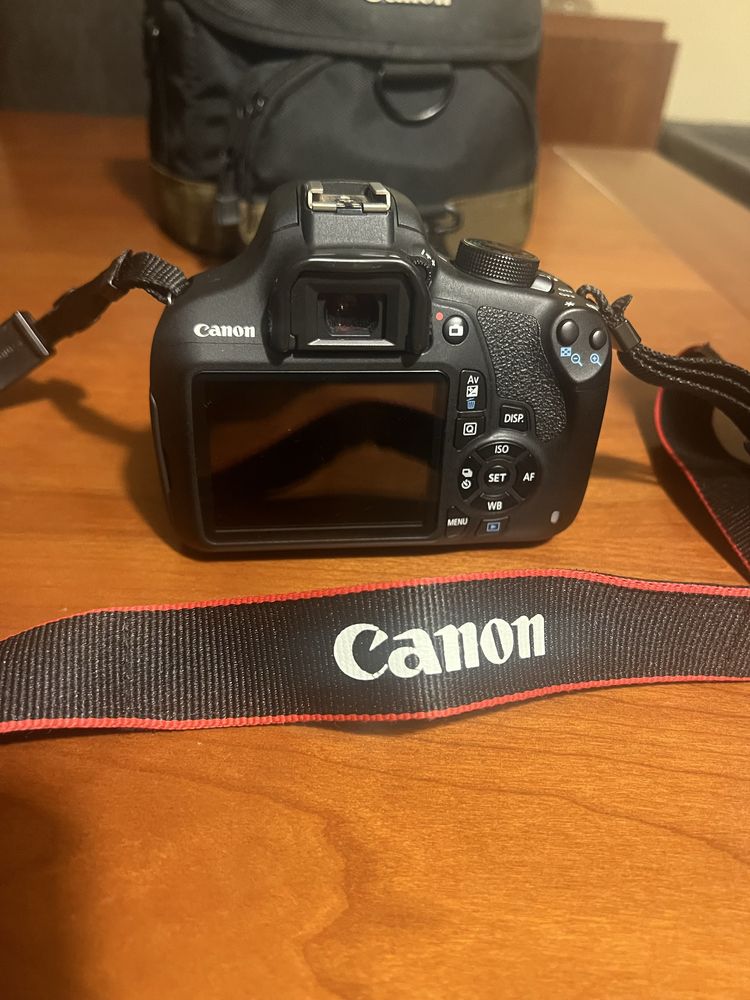 Canon 1200D a lente ja esta vendida